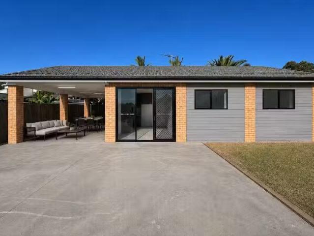 Deal! 2 BR 32a Derby Street, Merrylands House for rent Listed.