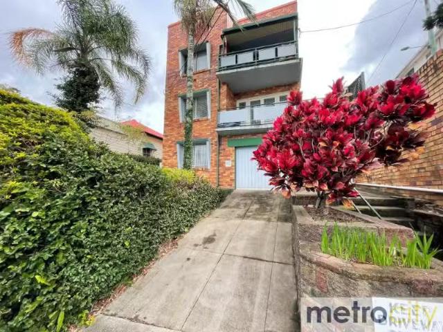 Charming 2 BR 3/35 Gladstone Road, HIGHGATE HILL Apartment for.