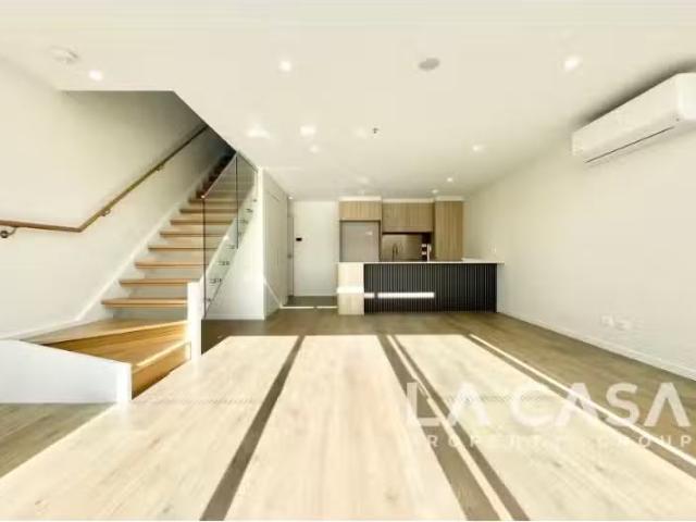 New 2 BR 33/70 Canopus Crescent, Giralang Apartment for rent.