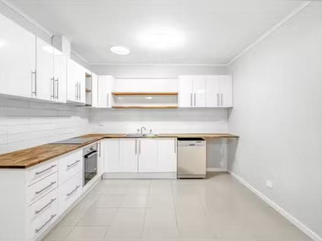 Charming 2 BR 37B Robert Street, Dapto Apartment for rent Lis.