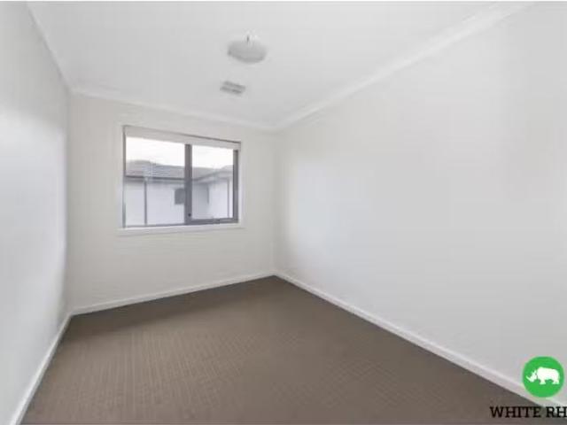 Deal! 2 BR 3/49 Moore Street, Turner Townhouse for rent Liste.