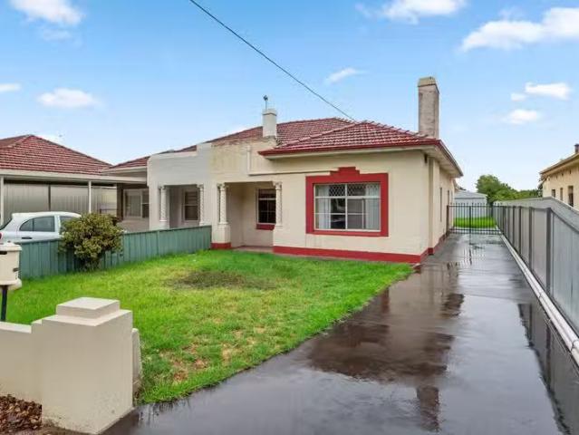 Unique 2 BR 357A Henley Beach Road, BROOKLYN PARK, SA 5032 H.