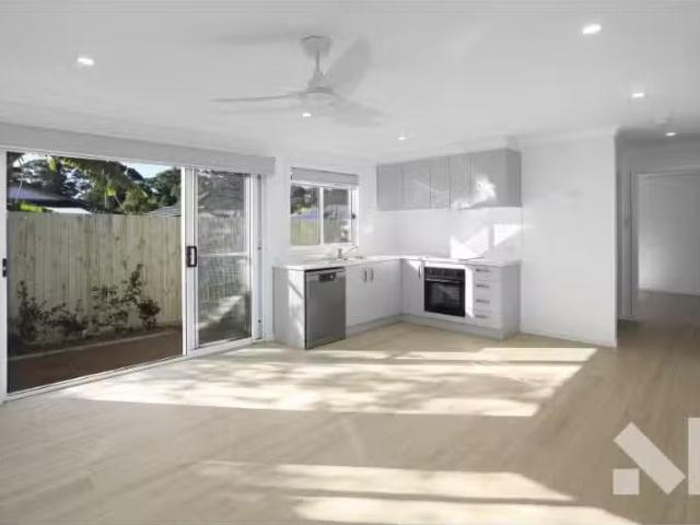 Unique 2 BR 36a Park Road, Woonona Apartment for rent Listed.