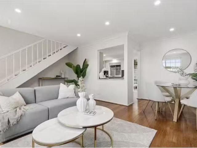 Deal! 2 BR 3/87 Blakesley Road, South Hurstville Townhouse for.