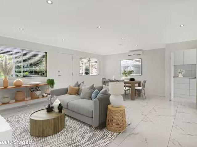 Unique 2 BR 3a Idolou Court, Mudgeeraba, QLD 4213 Flat for R.