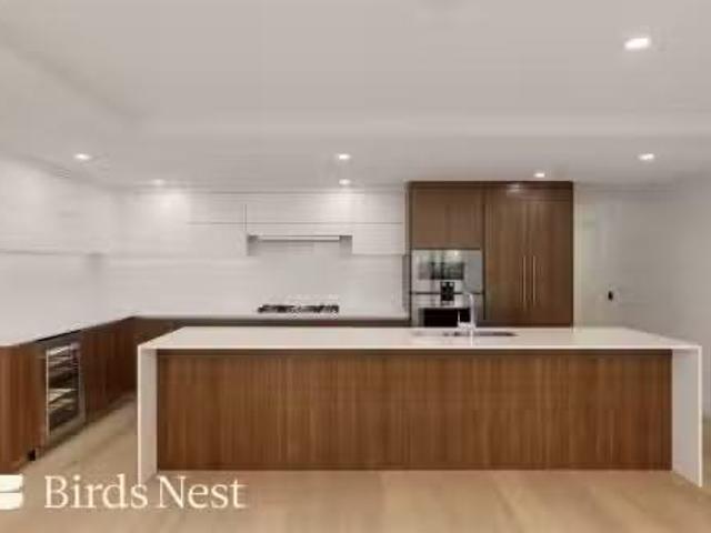 Just in! 2 BR Th Avenue W, Vancouver, BC, V6M 2L1 lease for.