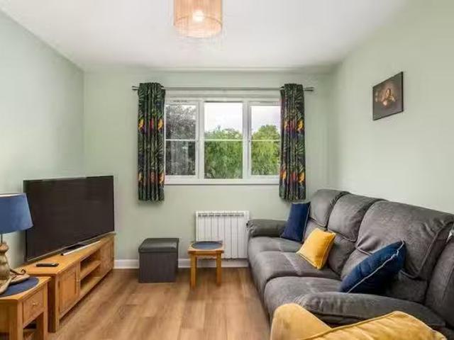 Deal! 2 BR Vine Tree Court