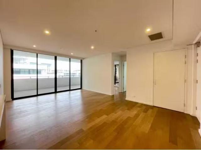 Cozy 2 BR A1106/7 9 Kent St, Mascot Apartment for rent Listed.