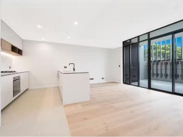 Nice 2 BR A304/16 Fisher street, PETERSHAM Apartment for rent.