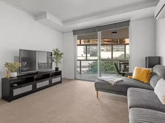 Cozy 2 BR Ann Street