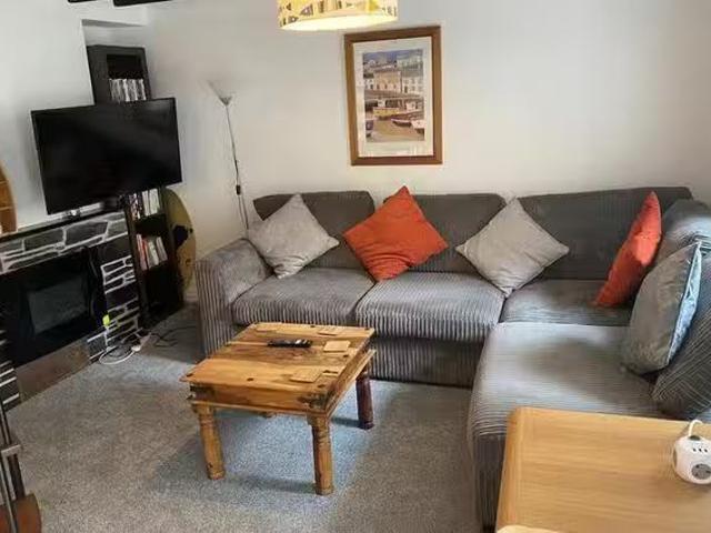 Rental! 2 BR Bank Terrace