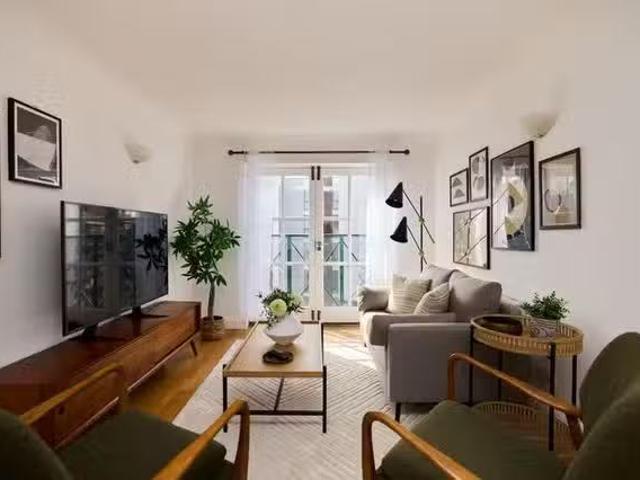 For Rent! 2 BR Baltic Place
