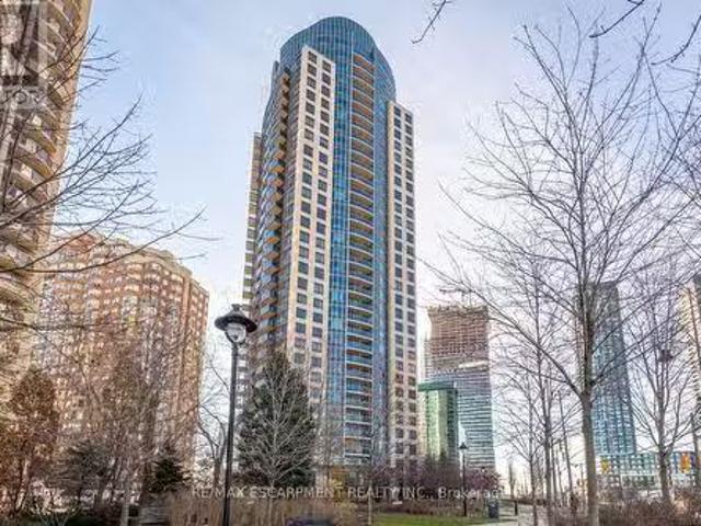Cheap 2 BR Ph5 330 Burnhamthorpe Road, Mississauga, ON, L5B.