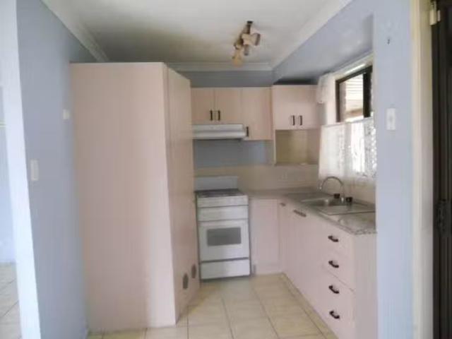 Nice 2 Calder Court, Crestmead, QLD 4132