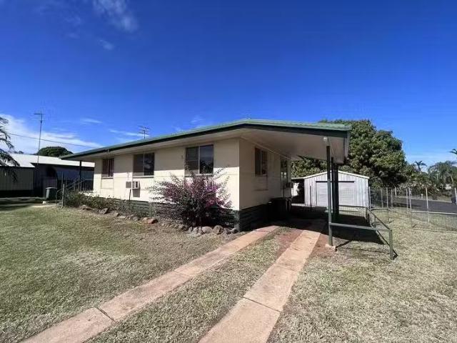 Charming 2 Connor Drive, Moranbah, QLD 4744