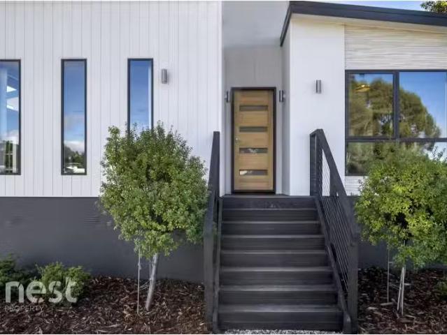 Just in! 2 Dianella Drive, BLACKMANS BAY House for rent Liste.