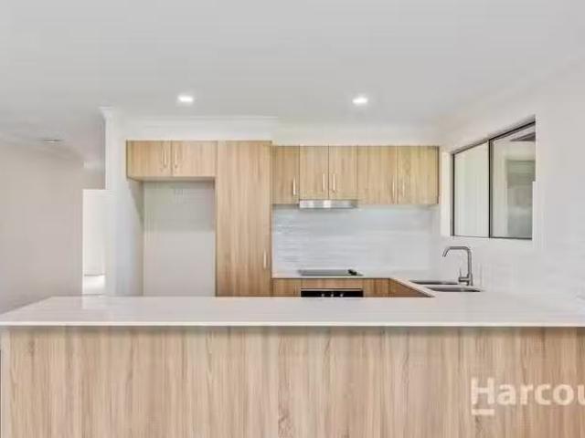 Just in! 2 Endeavour Way, ELI WATERS, QLD 4655 House for Rent