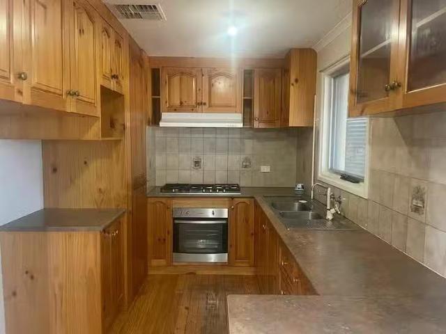 Nice 2 Lethbridge Court, Port Augusta West, SA 5700