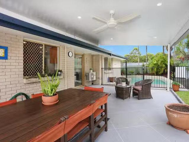Cozy 2 Marimar Place, Highland Park, QLD 4211