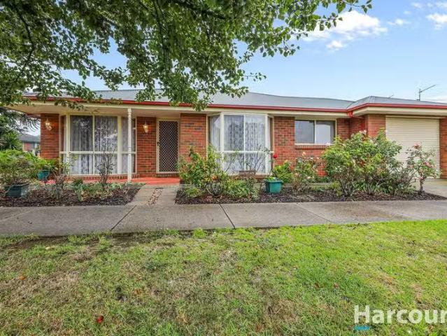 Unique 2 Rees Close, DROUIN, VIC 3818 House for Rent