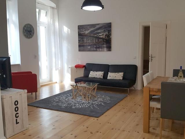 Unique 2 rooms apartment with a private garden in center of Wilmersdorf Berlin, Berlin Amsterdam Apartments for Rent