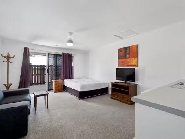 Deal! 2a/55 Donaldson Street, WEST MACKAY, QLD 4740 House fo.