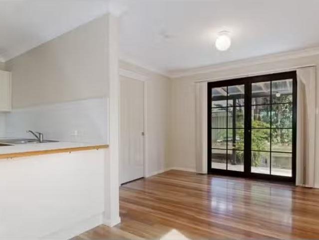 Cozy 2a Cintra Road, WARATAH Townhouse for rent Listed by Mon.