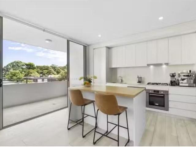 Deal! 305/82 Bay Street, Botany Apartment for rent Listed by.
