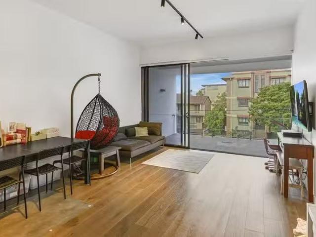 Cozy 303/9 Lapraik Street, Ascot QLD 4007