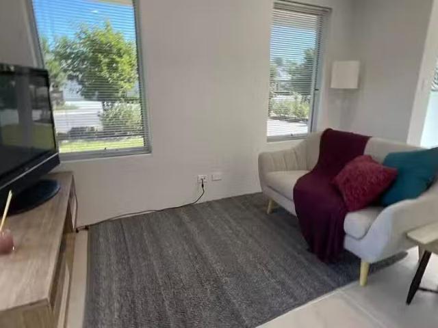 Deal! 30 Crescendo Green, The Vines, WA 6069
