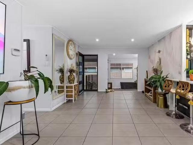 For Rent! 30 Darwin Street, Aspley, QLD 4034