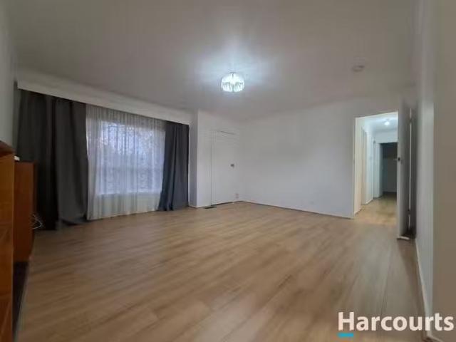 Cheap 30 Normanby Street, CRANBOURNE, VIC 3977 House for Rent