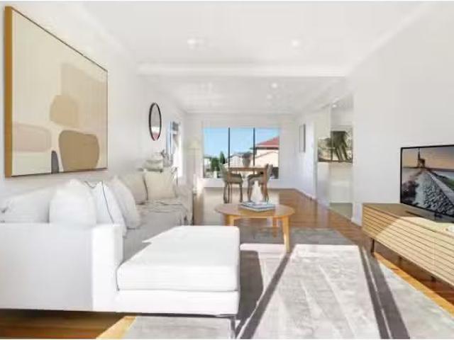 Nice 30 Ryan Street, Balgownie House for rent Listed by Bront.