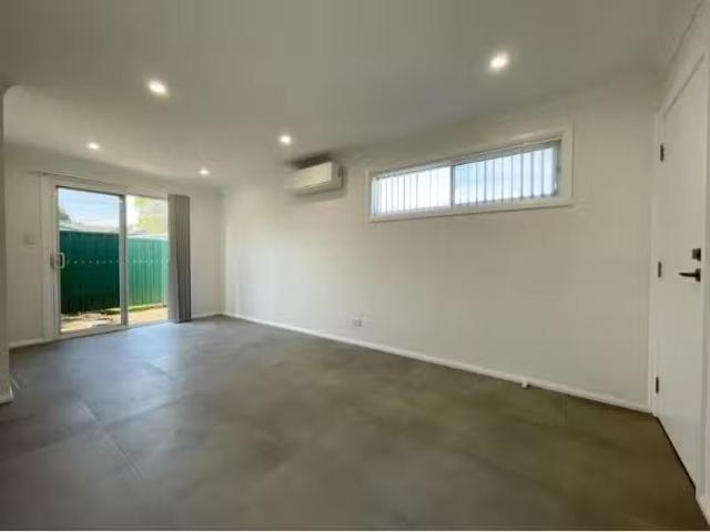 Deal! 30A LINDESAY STREET, LEUMEAH House for rent Listed by O.