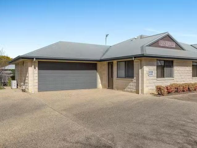 Deal! 3/14 Uniplaza Court, Kearneys Spring, QLD 4350