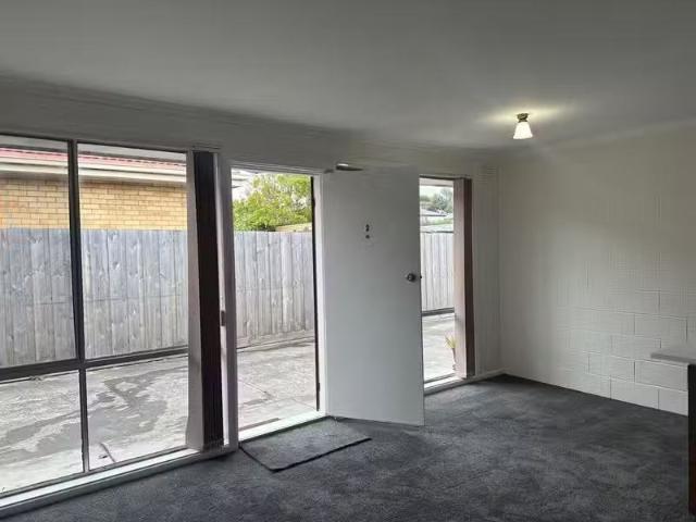 Just in! 3/10 Stafford Street, Herne Hill, VIC 3218 Unit for.