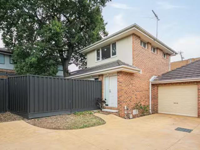 Rental! 3/124 Highbury Road, Burwood VIC 3125