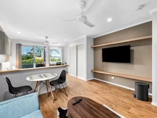 Cheap 3/12 Bovey Street, Coopers Plains, QLD 4108