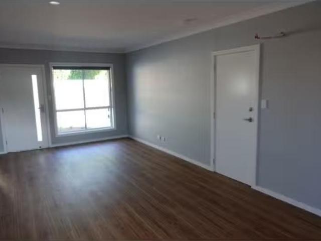 Cheap 3/12 Hansons Road, North Nowra House for rent Listed by.