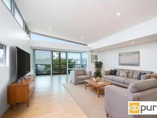 Just in! 3/12 Kwong Alley, North Fremantle, WA 6159