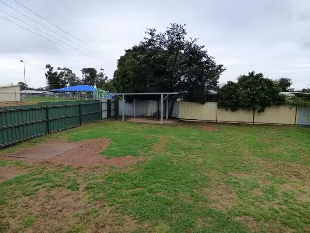 Nice 31 Barlee Street, St George, QLD 4487