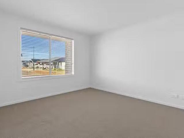 Rental! 31 Barritt Road, Munno Para Downs, SA 5115