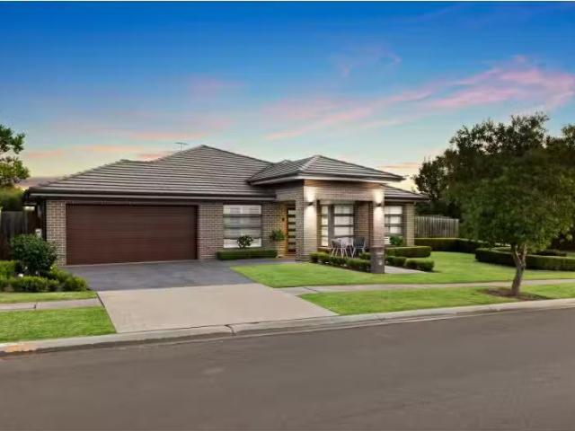 Cheap 31 Holland Drive, Spring Farm House for rent Listed by.