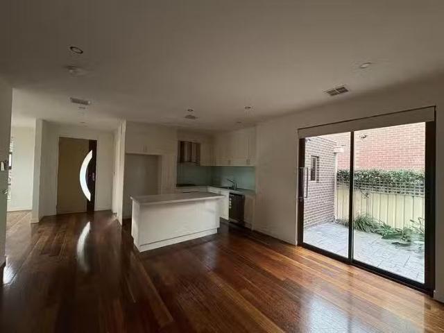 Cheap 31 Ida Street, Niddrie, VIC 3042