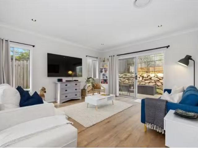 Nice 31 Ossa Boulevard, Terranora House for rent Listed by Sa.