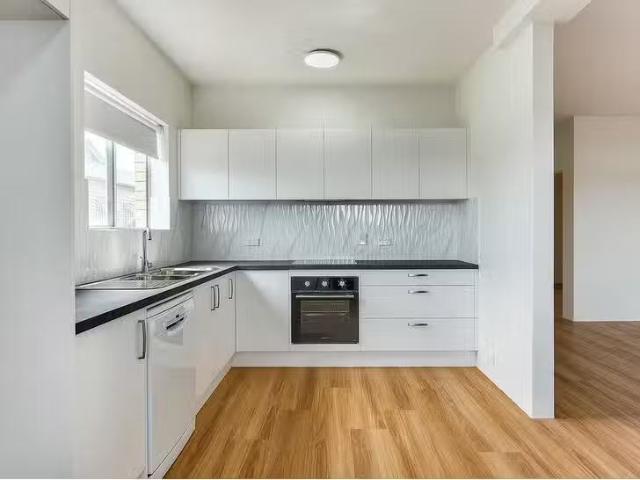 Just in! 3/277 Cavendish Road, Coorparoo, QLD 4151