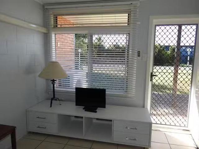 Charming 3/21 Owen Jenkins Drive, Sarina Beach, QLD 4737