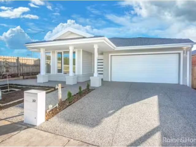 Deal! 32 Koora Drive, SUNBURY House for rent Listed by Leah S.