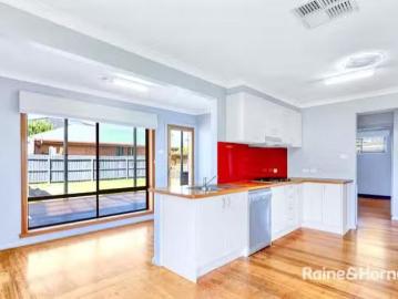 Charming 32 Quinn Grove, Keilor East VIC 3033