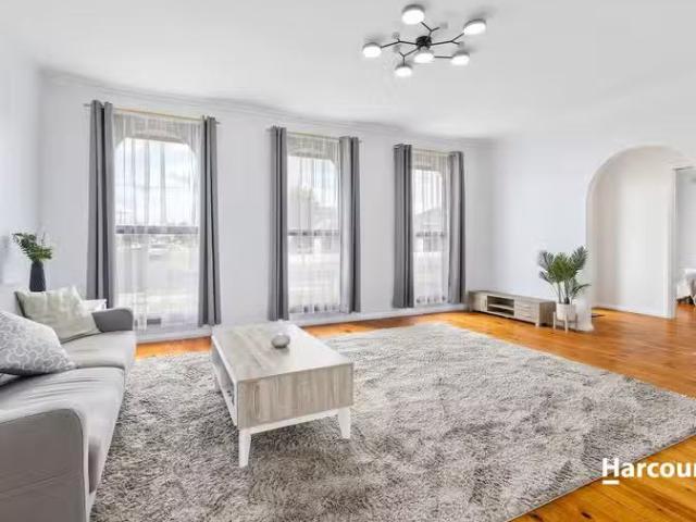 Just in! 32 Thorburn Street, Bell Park, VIC 3215 House for R.